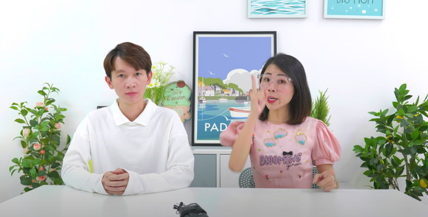 Chỉ sau vài giờ đăng tải, clip với tiêu đề: "Giải mã bí ẩn đồng tiền với chị Thơ Nguyễn" đã nhận được hơn 679 nghìn lượt xem, 30 nghìn yêu thích.