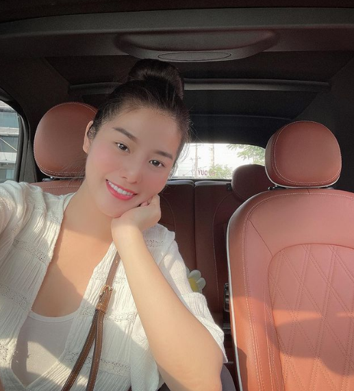 Những hình ảnh chia sẻ công khai trên Instagram của cô chỉ là một góc nhỏ trong cuộc sống xa hoa của nữ rich kid 9x này.
