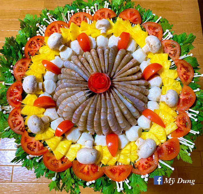 Được biết, chị Dung đã mất khoảng 2 tiếng để chế biến món đơn giản và mất từ 3-4 tiếng để làm những món ăn phức tạp.