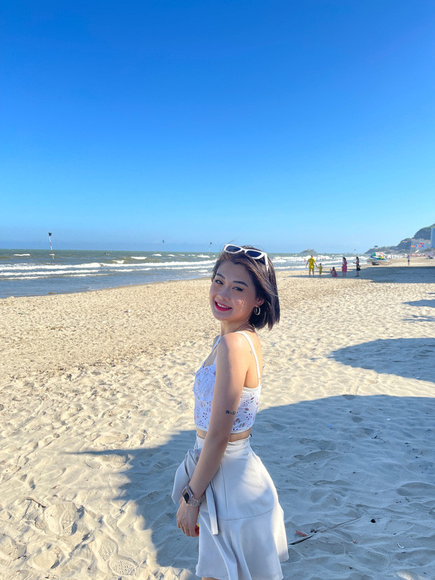Thường xuyên xuất hiện với những trang phục và kiểu tóc thời trang sành điệu, Hảo Thủ liên tục "đốn tin" người hâm mộ.