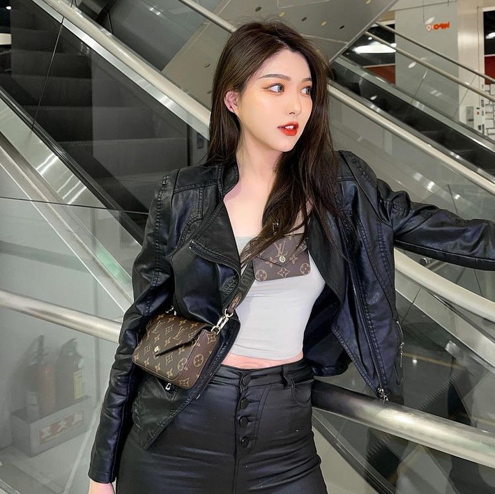 Hiện tại, kênh Youtube của An An đã sở hữu hơn 148.000 người theo dõi, cùng nhiều video chia sẻ về cuộc sống hàng ngày, cách trang điểm, làm tóc... thu hút trăm ngàn lượt xem.
