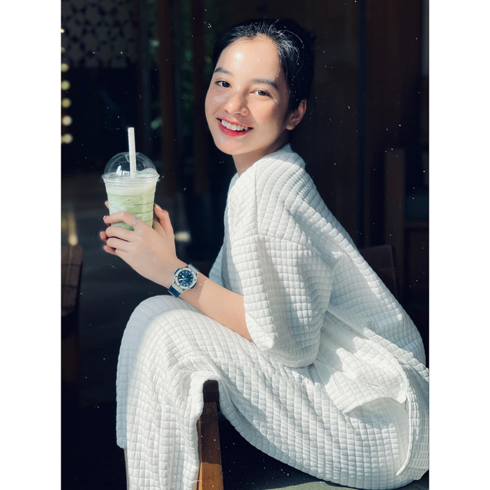 Dù cả hai không lên tiếng chuyện yêu đương, song dân mạng vẫn soi ra loạt bằng chứng chứng minh Đức Huy và Cẩm Đan "hẹn hò". Ảnh: FBNV