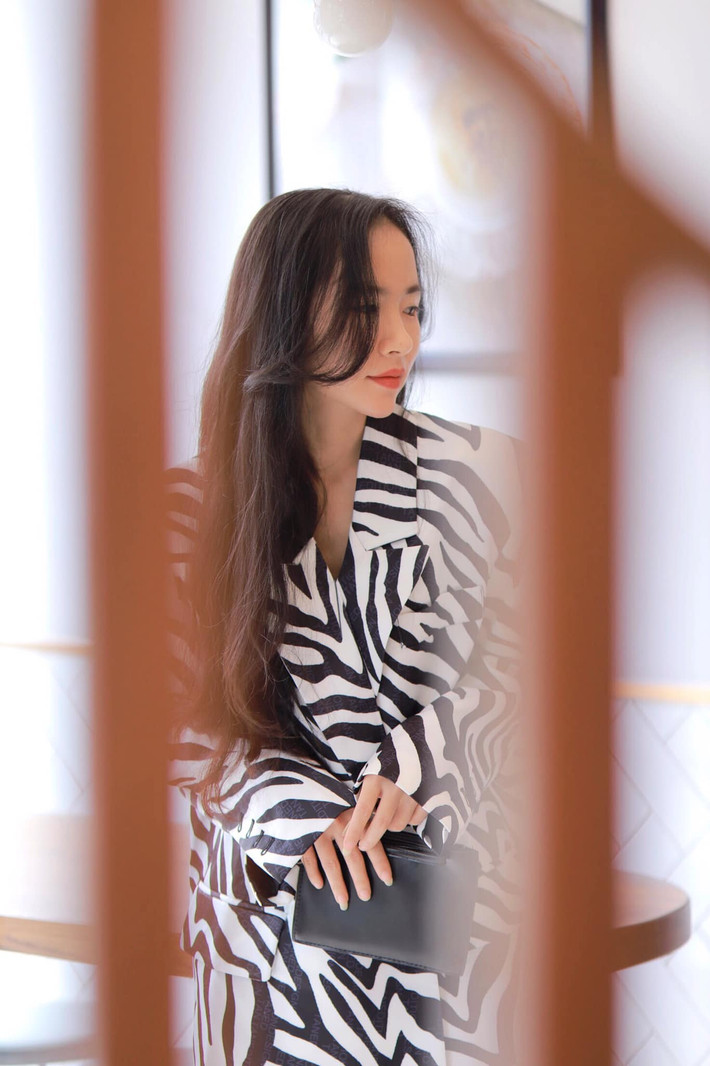 Thậm chí với nhan sắc của mình, Minh Hương từng bị nhầm là nữ sinh hoặc là một mẫu nữ chuyên nghiệp cho các shop thời trang.