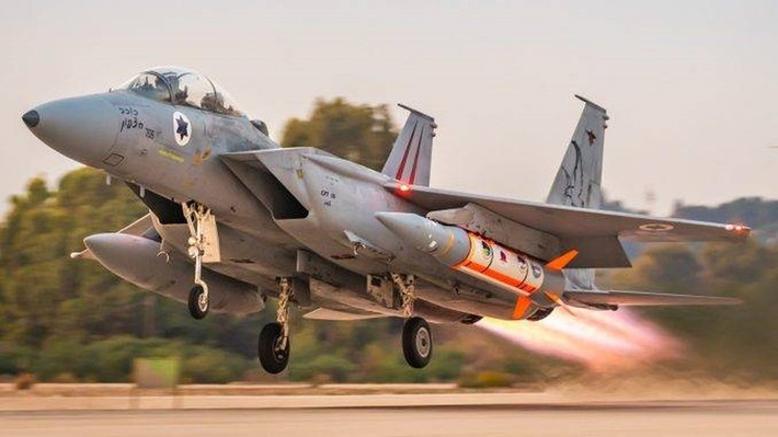 Vũ khí hàng không của Israel có đặc điểm tương tự tên lửa đạn đạo Kh-15 của Liên Xô hay Kh-47M2 Kinzhal do Nga chế tạo, nhưng có diện tích phản xạ radar (RCS) thấp hơn, khiến chúng ít bị hệ thống phòng không phát hiện.