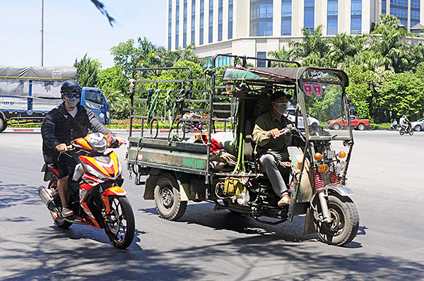 Trong văn bản nêu rõ, dừng hoạt động xe ba bánh kinh doanh dịch vụ chở hàng, chở người trên địa bàn thành phố. Quy định dừng hoạt động đối với xe xích lô trên địa bàn thành phố. (Ảnh: Baodoisongphapluat)