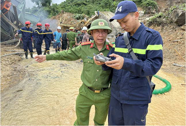 Lãnh đạo Công an tỉnh Quảng Ngãi trực tiếp chỉ đạo công tác tìm kiếm nạn nhân Nguyễn Nhật Nam.