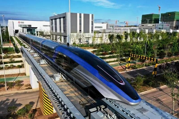 Con tàu mới có thể di chuyển từ Bắc Kinh tới Thượng Hải trong vòng 2,5 tiếng đồng hồ, nhanh gấp đôi so với thời gian di chuyển bằng tàu siêu tốc. Phát triển tàu đệm từ vốn được xem là một trong những mục tiêu chính của Trung Quốc, nhằm nâng cấp hệ thống hạ tầng giao thông vận tải.