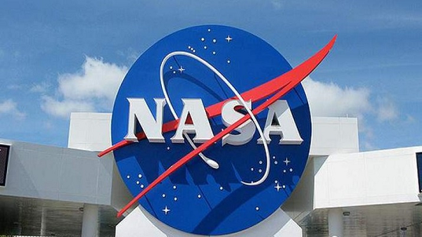 Các nhà khoa học từ NASA và Nhóm khảo sát Nam cực của Anh đã cứu con người khỏi thảm họa diệt vong khi phát hiện ra một phần tầng ozone ở Nam Cực bị phá hủy nghiêm trọng vào năm 1980.
