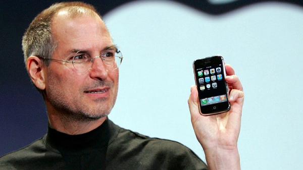 iPhone đời đầu của Apple có lẽ là chiếc điện thoại có ảnh hưởng nhất từng được tung ra thị trường. Nó không phải là sản phẩm bán chạy nhất, cũng không phải là phần cứng tốt nhất, nhưng đó là tập hợp các ý tưởng lần đầu tiên được thực thi tốt trên một thiết bị.