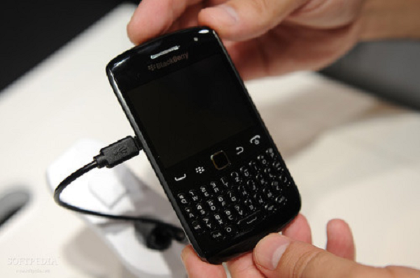 BlackBerry Curve là cú hích thực sự đầu tiên của công ty mẹ Research In Motion trong việc thu hút thị trường đại chúng. Curve là món hàng cực kỳ thành công của RIM, hãng đã tiếp tục tạo ra nhiều model Curve trong những năm sau.