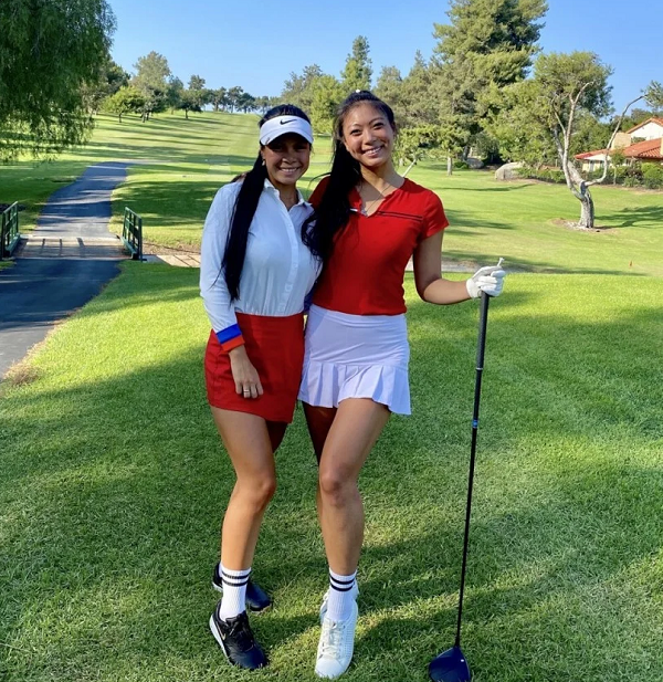 Thời gian gần đây, công ty trang phục thể thao của nữ golf thủ 25 tuổi này cũng sản xuất thêm các phụ kiện như khẩu trang và mắt kính bảo vệ thân thiện với môi trường khi chơi golf trong mùa dịch COVID-19.