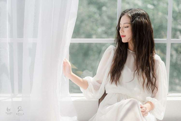 Sau những trăn trở trong nghề, cuối cùng Bích Ngọc mới thực sự quyết tâm theo đuổi con đường này. Nữ diễn viên sinh năm 1997 đang cố gắng trau dồi và phát triển bản thân hơn.
