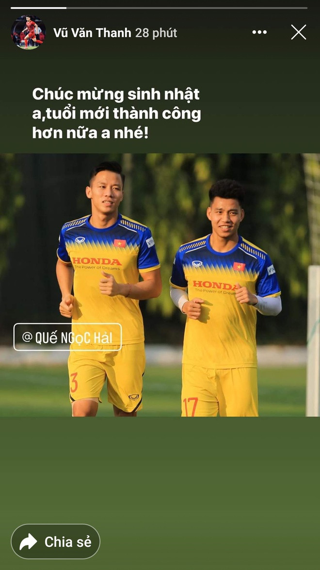 Vũ Văn Thanh gửi lời chúc tuổi mới đến người đội trưởng của mình. Hai người từng sát cánh trong nhiều giải đấu của đội tuyển quốc gia và cũng là những người anh em thân thiết.