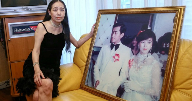 Có thông tin nói năm 2006, bà kết hôn với trợ lý của mình nhưng hôn nhân chỉ kéo dài vỏn vẹn 18 ngày.