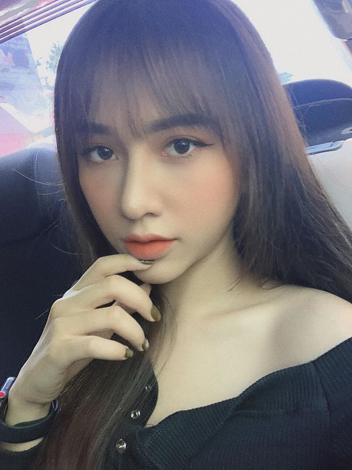 Trước trận quyết đấu U23 Việt Nam - U23 Triều Tiên, Gia Hân đã có mặt tại Thái Lan để chúc mừng sinh nhật bạn trai cũng như theo dõi các trận đấu của U23 Việt Nam.