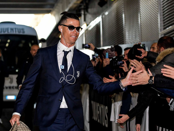 Hợp đồng 4 năm với CLB Juventus sẽ đem về cho Ronaldo khoảng 138 triệu USD, nhưng anh có thể kiếm nhiều hơn số đó nhờ vào các khoản tiền thưởng. Ảnh: Getty.
