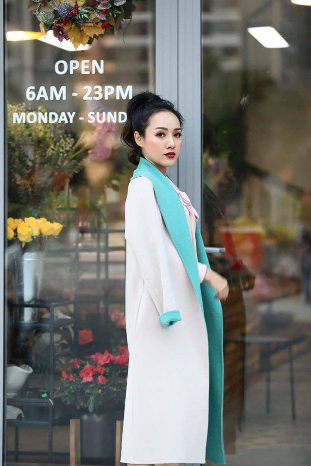 Tuy vậy, chỉ cần trang điểm và "lên đồ", bà mẹ một con lại trở về hình tượng trưởng thành, đằm thắm.