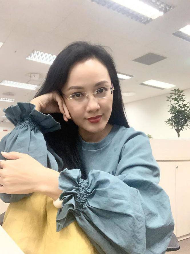 Sau một năm, Hoài Anh cũng không có nhiều thay đổi. Nhiều người đánh giá, cô là "mỹ nhân không tuổi" của đài truyền hình VTV.
