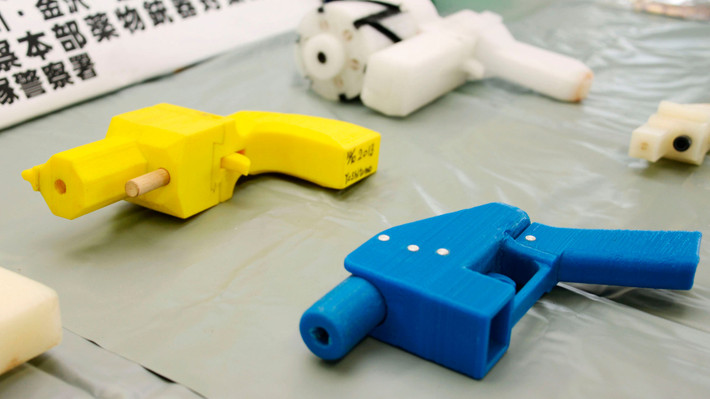 Thực tế thì việc in súng 3D và sở hữu súng 3D ở Mỹ là không phạm pháp vì pháp luật không cấm. Tuy nhiên do môi trường không biên giới của internet, nhiều người sử dụng ở các quốc gia khác trên thế giới cũng có thể tiếp cận với loại vũ khí này một cách dễ dàng. Nguồn ảnh: Global.