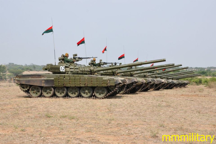 Theo đó dù lần đầu tham dự giải đua tăng quốc tế Tank Biathlon 2018 thế nhưng đội tuyển Myanmar lại có màn thể hiện cực tốt trong các bài thi trên trường đua, nhất là khả năng điều khiển xe tăng T-72B3 của họ. Và để lý giải cho điều này thì có lẽ ít người biết rằng Quân đội Myanmar cũng có trong biên chế nhưng chiếc xe tăng chiến đấu chủ lực T-72 với biến thể T-72S. Nguồn ảnh: MMilitary.