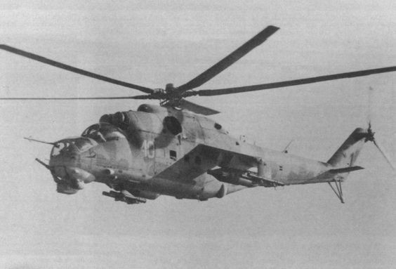 Ngày 7/1/1988, phiến quân Mujahideen bắt đầu tấn công ồ ạt vào vị trí của lính Liên Xô tại cao điểm 3234 nhằm "nhổ" được cái gai trong mắt những kẻ khủng bố. Sau vài ngày đánh thăm dò trước đó, quân Mujahideen đã quá thuộc địa hình trong khi lính dù Liên Xô dù cực kỳ quả cảm nhưng lại vẫn chưa quen với địa hình, địa vật của cao điểm này. Ảnh: RussianBeyond.