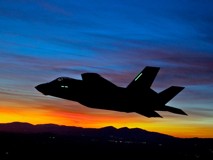 Chưa kể tới việc, F-35 là loại chiến đấu cơ được Mỹ bán cho rất nhiều nước đồng minh ở châu Âu, việc bí mật của F-35 bị lộ sẽ không chỉ khiến Mỹ mà còn khiến toàn bộ đồng minh của nước này - những nước sở hữu F-35 bị mất đi lợi thế chiến lược về mặt bí mật quân sự. Nguồn ảnh: BI.