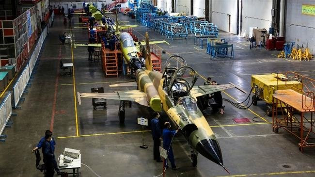 Hồi cuối năm 2018 vừa rồi, truyền thông Iran cũng cho đăng tải những hình ảnh mới nhất bên trong nhà máy chế tạo và lắp ráp chiến đấu cơ Kowsar. Theo đó có thể thấy ít nhất đang có bảy chiếc Kowsar đang được hoàn thiện. Nguồn ảnh: QQ.
