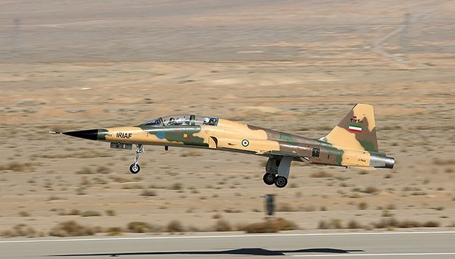 Đây là loại máy bay chiến đấu do Iran độc lập nghiên cứu và phát triển dựa trên thiết kế của F-5 do Mỹ sản xuất. Iran đã có trong tay các chiến đấu cơ F-5 từ trước khi Cách Mạng Hồi Giáo thành công. Nguồn ảnh: QQ.