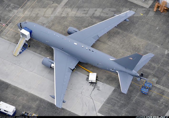 Quá trình bay thử nghiệm của KC-46A sẽ kết thúc vào năm 2018 tới đây và nếu không có gì thay đổi, chiếc phi cơ tiếp liệu này sẽ được sản xuất hàng loạt bắt đầu từ cuối năm 2018. Nguồn ảnh: Airliners.