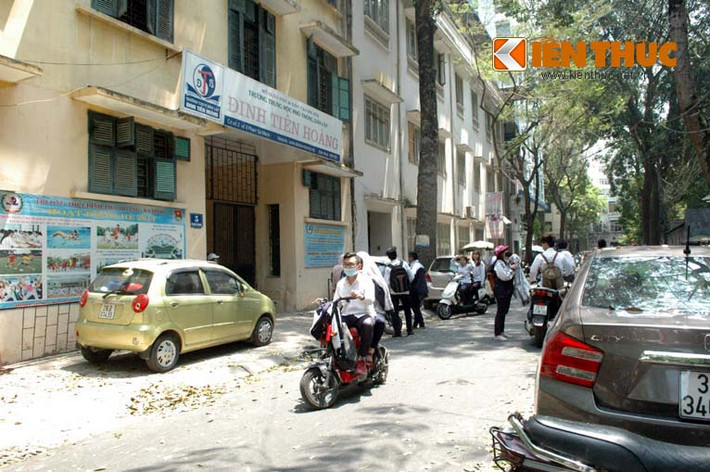 Tại trường Đinh Tiên Hoàng, tình trạng học sinh không đội MBH cũng rất phổ biến.