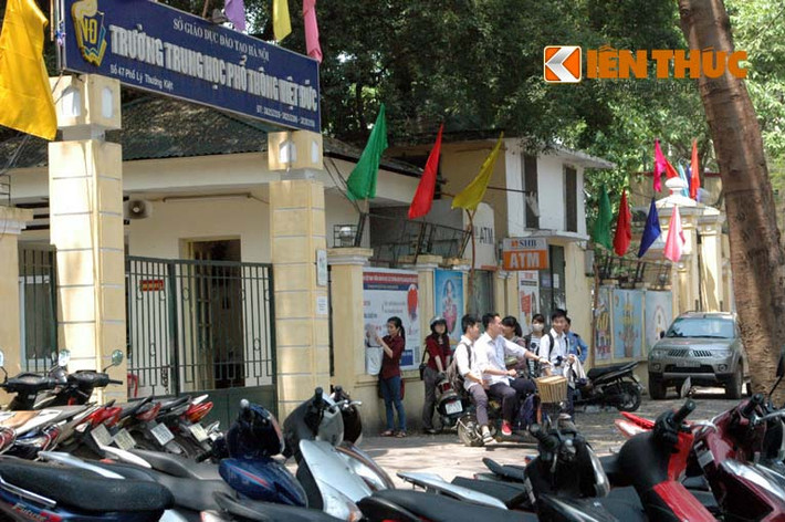 Còn những học sinh đi xe đạp điện hầu như không đội MBH...