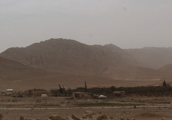 Hiện quân đội Syria đã tiến đến sát vòng ngoài của thành phố Palmyra, giải phóng các vùng ngoại ô thành phố Palmyra phía tây tỉnh Homs. Nguồn ảnh: Fars