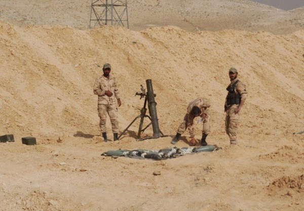 Khẩu đội pháo cối của Quân đội Syria đặt ở ngoại ô Palmyra. Nguồn ảnh: Fars