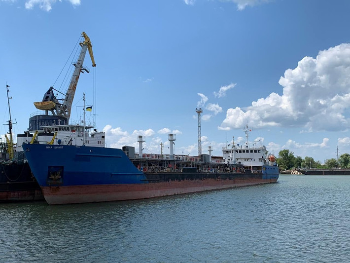 Hành động của Nga có vẻ đã khiến Ukraine khá "nóng mặt" nhưng tới tận ngày hôm qua - nghĩa là hơn nửa năm sau khi sự việc xảy ra phía Kiev mới bắt giữ tàu chở dầu Nika Spirit - một động thái có thể coi là đòn trả đũa của Ukraine với việc Nga bắt giữ các tàu của nước này hồi cuối năm 2018. Nguồn ảnh: BI.
