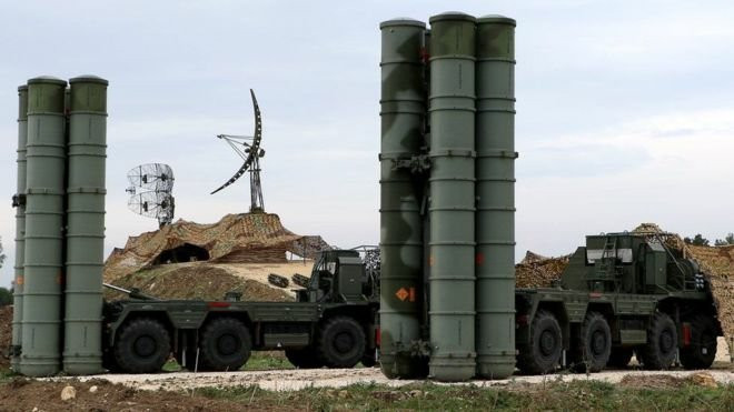 S-500 có các hệ thống radar tiên tiến, bao gồm radar thu nhận 91N6A(M) và radar đa chức năng 96L6-TsP giúp cải thiện khả năng phát hiện và theo dõi mục tiêu, đặc biệt là đối với các mục tiêu tàng hình hoặc có tầm nhìn thấp.