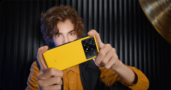 Camera selfie 16MP, hỗ trợ chụp ảnh và gọi video chất lượng cao.(Ảnh: Xiaomi)