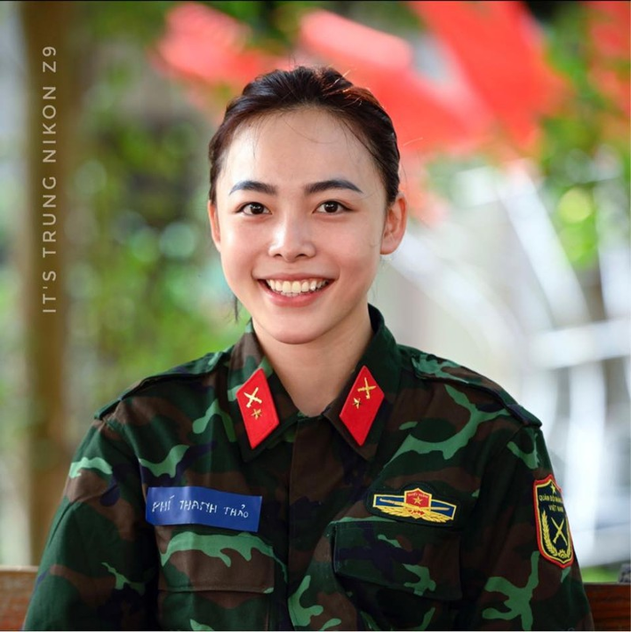 Năm 2023, Thanh Thảo quyết định tạm gác lại sự nghiệp thi đấu để viết đơn tình nguyện tham gia nhập ngũ. (Ảnh: FBNV)