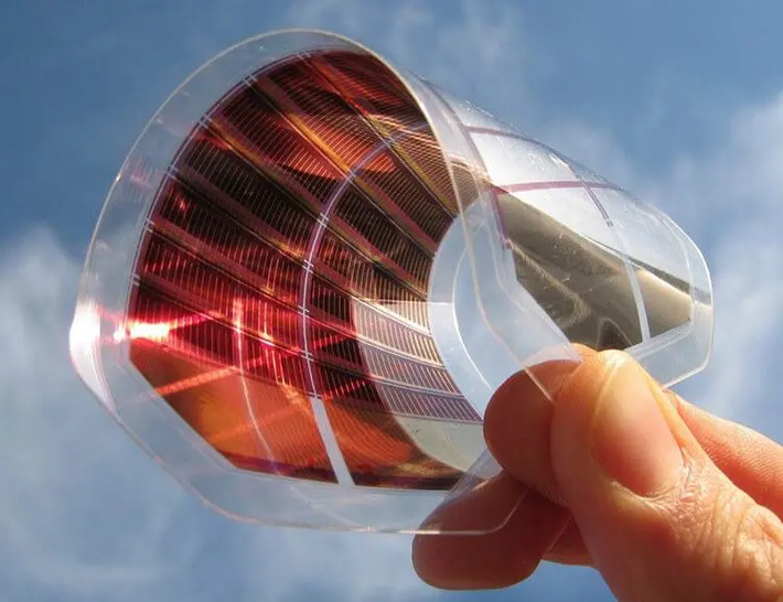 Pin mặt trời Perovskite có tiềm năng tích hợp vào thiết bị di động, điện tử linh hoạt và kiến trúc thông minh.(Ảnh: vietnamsolar)