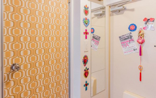 Người Nhật vốn nổi tiếng bởi sự cẩn thận, khéo léo và gọn gàng không chỉ trong công việc mà còn trong cuộc sống, cách bài trí và sắp xếp nơi ở. Cô nàng người Nhật Tsukiji chắc hẳn đã khiến ai nấy đều phải “tròn mắt” nể phục trước sự ngăn nắp và tiện nghi trong căn hộ với diện tích vô cùng khiêm tốn của mình. Tsukiji tốt nghiệp đại học và chuyển đến căn hộ nhỏ tại Tokyo vào cuối tháng hai và cô nàng cảm thấy đây thực sự là một nơi lý tưởng để sống và làm việc.