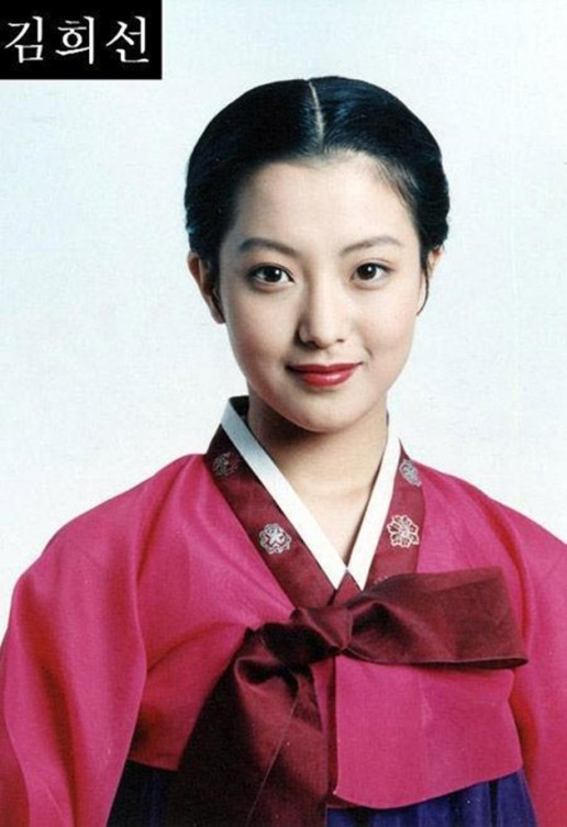 Nhan sắc xinh đẹp của 'Đệ nhất mỹ nhân' xứ Hàn Kim Hee Sun thời còn trẻ.