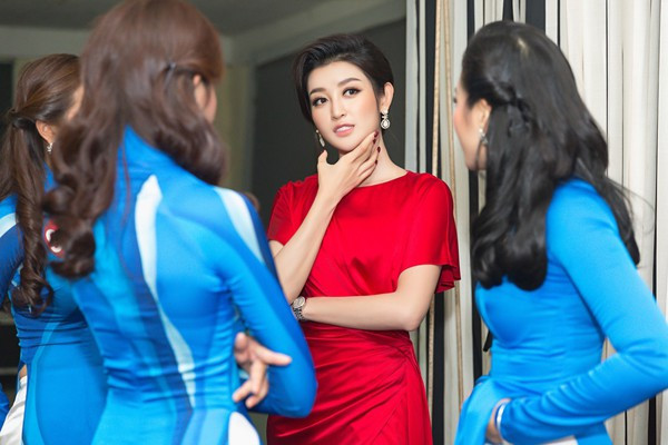 Vì cũng từng trải qua vai trò thí sinh của các cuộc thi hoa hậu, vì vậy Huyền My hiểu được những ngần ngại hay khó khăn của các thí sinh tại cuộc thi Hoa khôi sinh viên. Huyền My truyền đạt cho các bạn sinh viên những kinh nghiệm thực tiễn và trao đổi với các bạn thí sinh trong không khí rất vui vẻ và thoải mái.