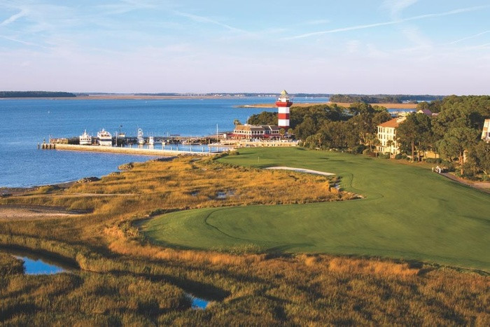 Khu nghỉ dưỡng Sea Pines (Hilton Head Island, South Carolina, Mỹ) Hãy để mọi u buồn, mệt mỏi tan biến ngay khi bạn đặt chân đến khu nghỉ dưỡng Sea Pines. Ở đây bạn sẽ tìm thấy một bãi biển 5 dặm, rừng bảo tồn, sân golf,... Ba đêm nghỉ ngơi trong biệt thự sẽ giúp mẹ bầu thư giãn và thoải mái hơn rất nhiều.