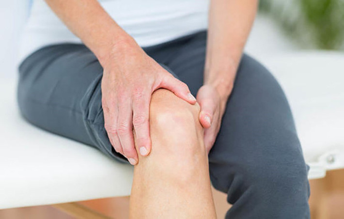 Những người đau xương và cơ: Gần đây bạn có chẩn đoán bị viêm khớp hoặc đau cơ không? Hãy hỏi bác sĩ để kiểm tra mức vitamin D của bạn. Việc thiếu chất dinh dưỡng có thể gây đau khớp và cơ, thiếu vitamin D có thể là nguyên nhân gây ra đau đớn và khó chịu của bạn.