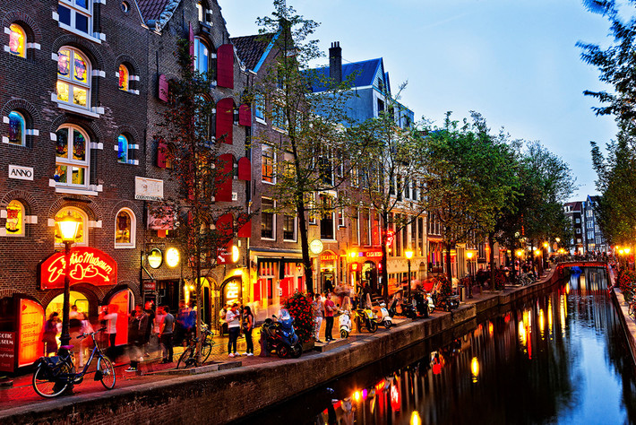 20.000.000: Là lượng khách hàng năm tới thăm Amsterdam, nhiều gấp khoảng 20 lần dân số địa phương. May mắn thay, bạn vẫn có thể tìm thấy cho mình những nơi yên tĩnh để thư giãn. Ảnh: National Geographic.