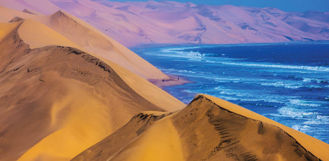 7. Namibia Quốc gia châu Phi này trở nên ổn định và an toàn từ khi giành được độc lập cách đây 30 năm. Do số lượng du khách vẫn tương đối thấp, nên Namibia thu hút du khách bằng cách giảm giá vé cho các tour khám phá thiên nhiên hoang dã, sa mạc và leo núi.