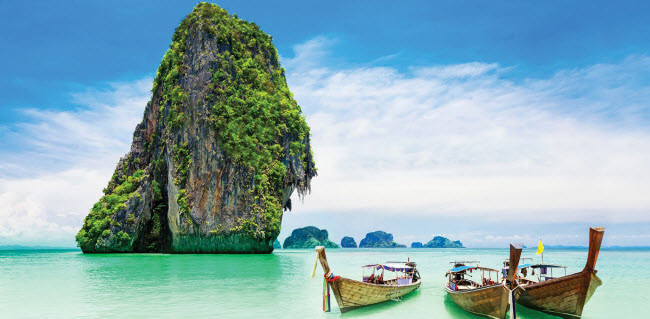 4. Thái Lan Năm 2018 có thể là thời điểm lý tưởng nhất để khám phá đất nước Thái Lan. Với những món ăn ngon và rẻ, khách sạn đa dạng và giao thông thuận tiện, quốc gia Đông Nam Á này vẫn là một trong những điểm đến hấp dẫn nhất đối với du khách ba lô. Thái Lan cũng có nhiều phong cảnh đẹp, từ những bãi biển hoang sơ tới các hòn đảo hẻo lánh hay đô thị náo nhiệt.
