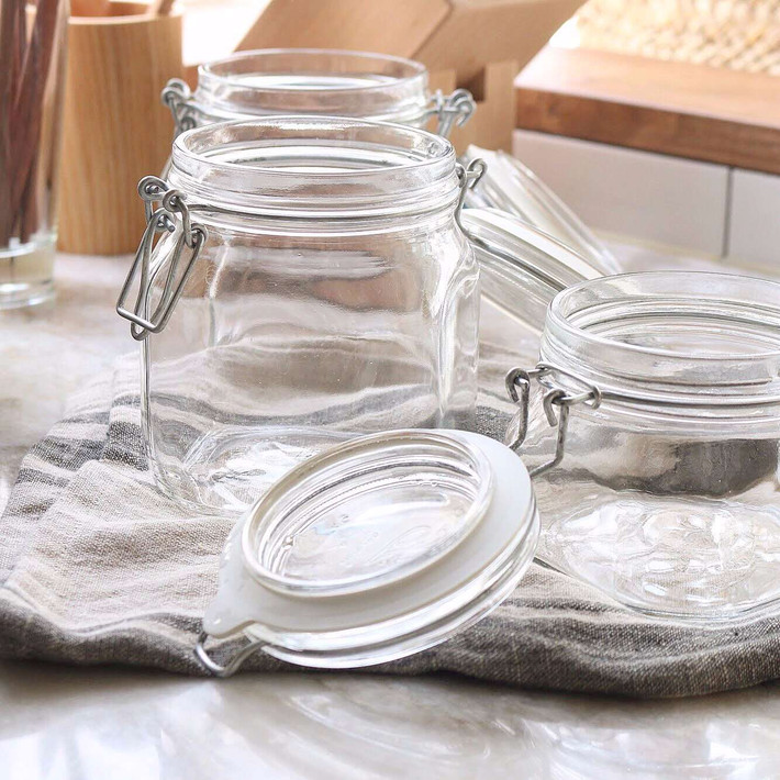 Cách thực hiện quất ngâm đường: -Hũ thủy tinh rửa sạch, trụng sơ qua nước sôi rồi để ráo.