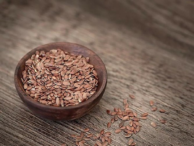 Dầu hạt lanh có hàm lượng axit béo omega-3 cần thiết và nó được biết là giảm các bệnh viêm khớp. Dầu hạt lanh có thể được sử dụng trong tất cả các loại nấu ăn như thịt nướng, bánh nướng, bánh muffins...