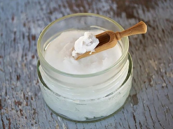 Dầu dừa cung cấp nhiều lợi ích cho sức khoẻ. Chẳng hạn như nó thúc đẩy một đường tiêu hóa lành mạnh và tăng năng lượng. Nó có thể được sử dụng khi nấu canh, hầm và cà ri.