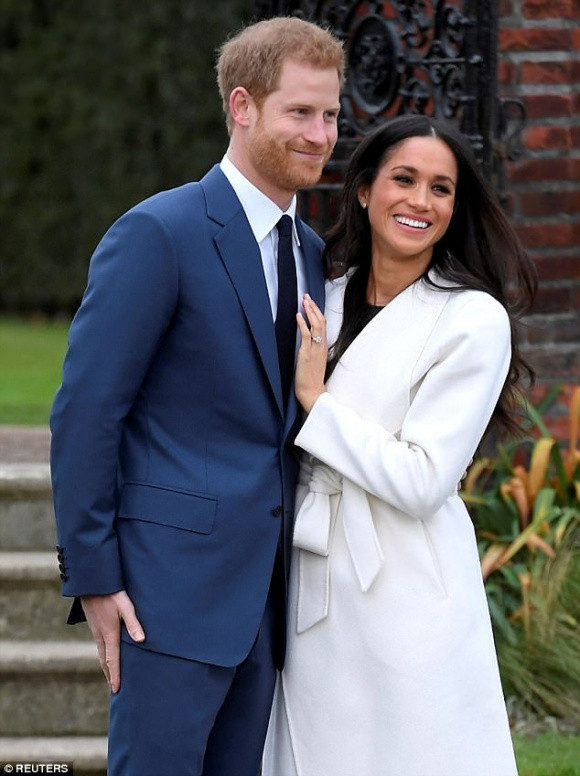 Meghan Markle vừa đính hôn với Hoàng tử Harry sau 1 năm hẹn hò và dự kiến 2 người sẽ làm đám cưới vào mùa xuân năm 2018.